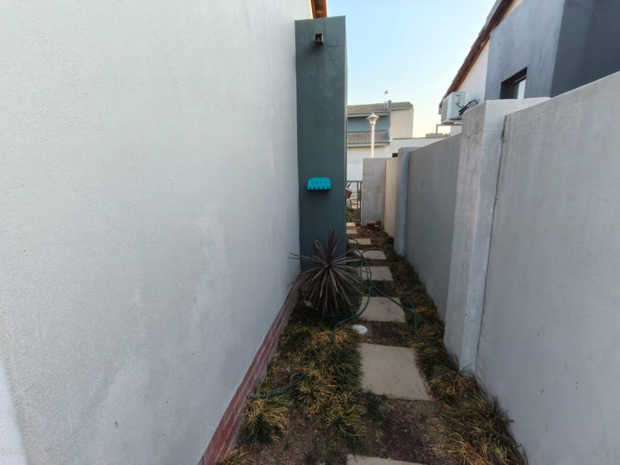 3 Bedroom Property for Sale in Waterkloof East North West